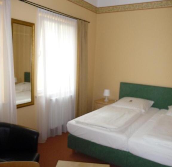 فندق Zur Alten Schmiede