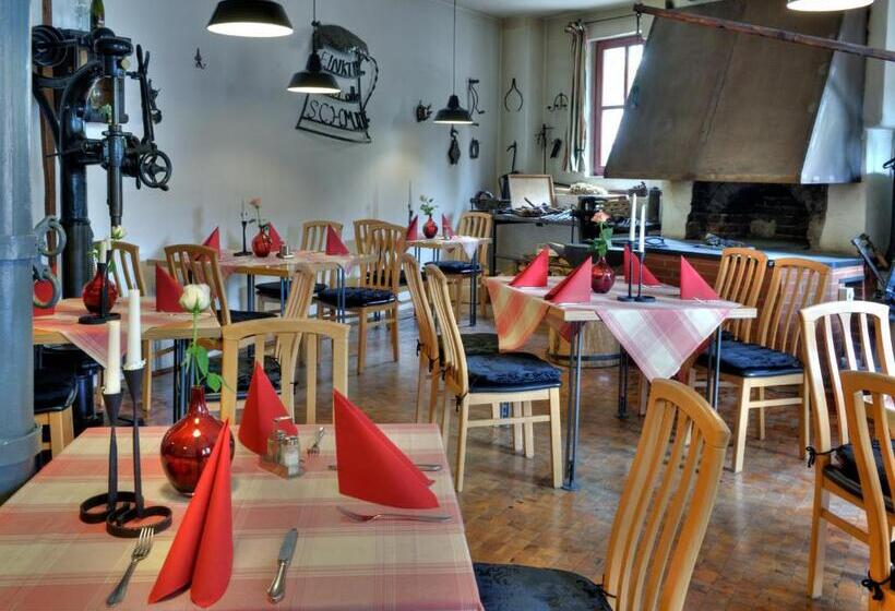 فندق Zur Alten Schmiede