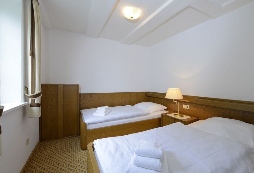 Landhaus Hotel Garni Strampenhof