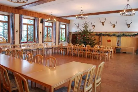 Greenline Waldhotel Forsthaus Dröschkau