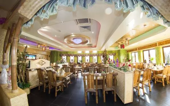 فندق & Restaurant Asia New World