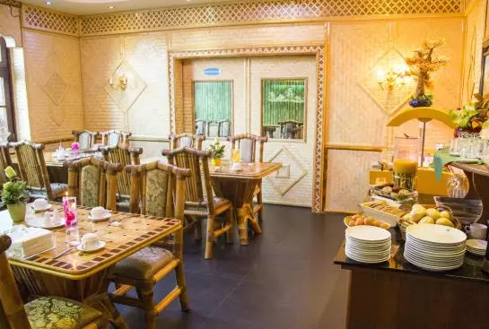 فندق & Restaurant Asia New World