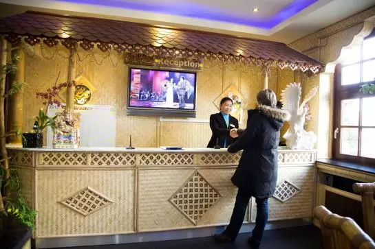 فندق & Restaurant Asia New World