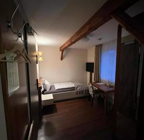 Отель Gasthaus Lindenhof