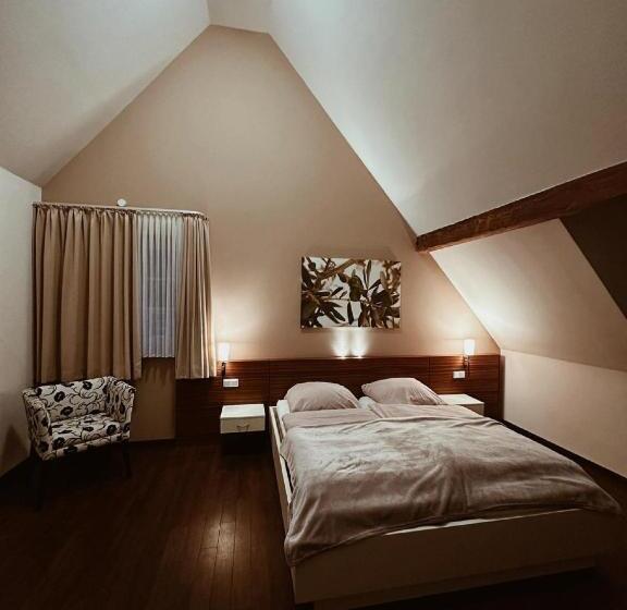 Отель Gasthaus Lindenhof