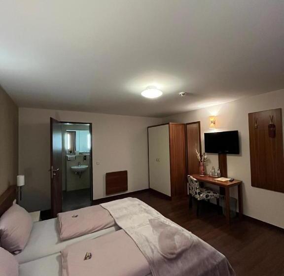 Отель Gasthaus Lindenhof