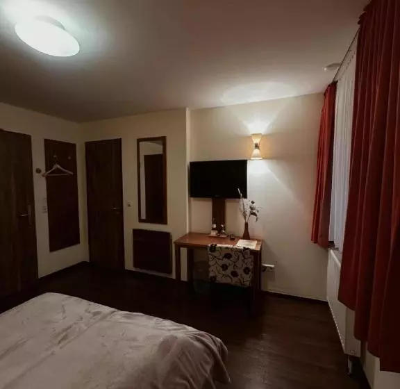 Отель Gasthaus Lindenhof