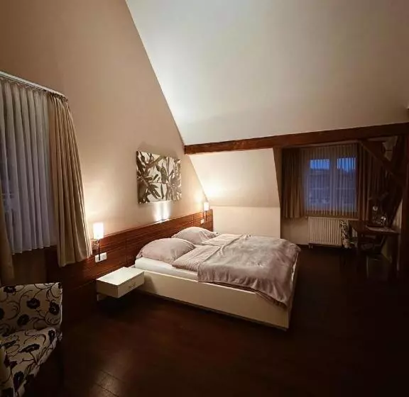 Отель Gasthaus Lindenhof