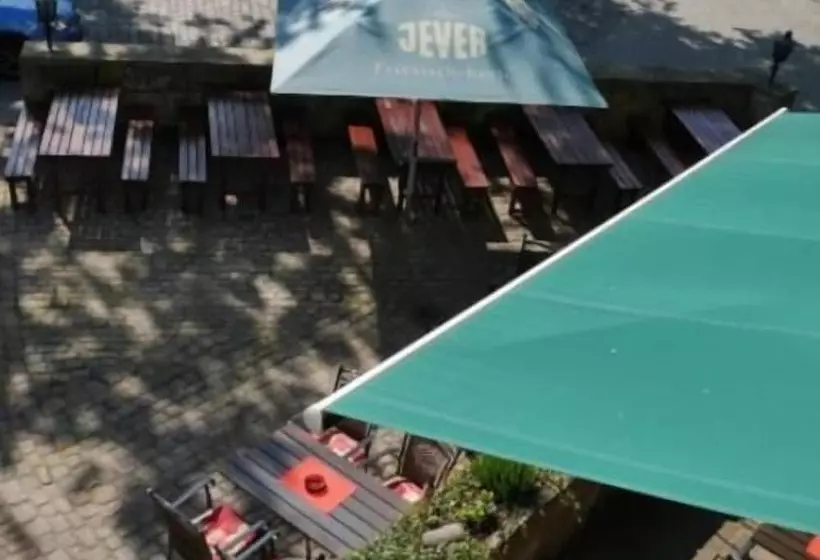 Отель Gasthof Altes Farmhaus Und Apartment