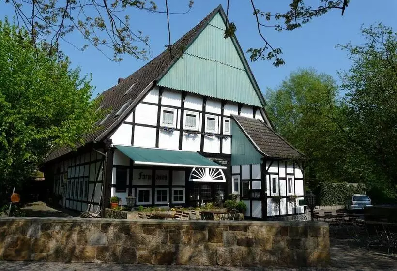 Отель Gasthof Altes Farmhaus Und Apartment