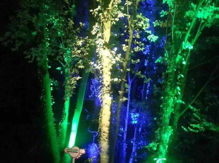 Отель Gasthof Altes Farmhaus Und Apartment