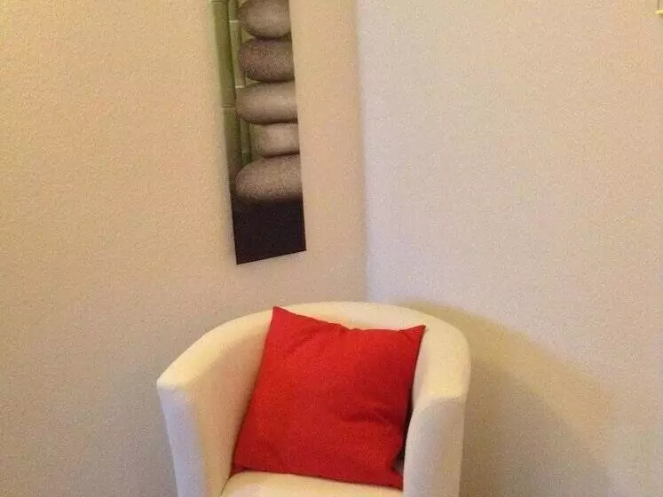 Отель Gasthof Altes Farmhaus Und Apartment