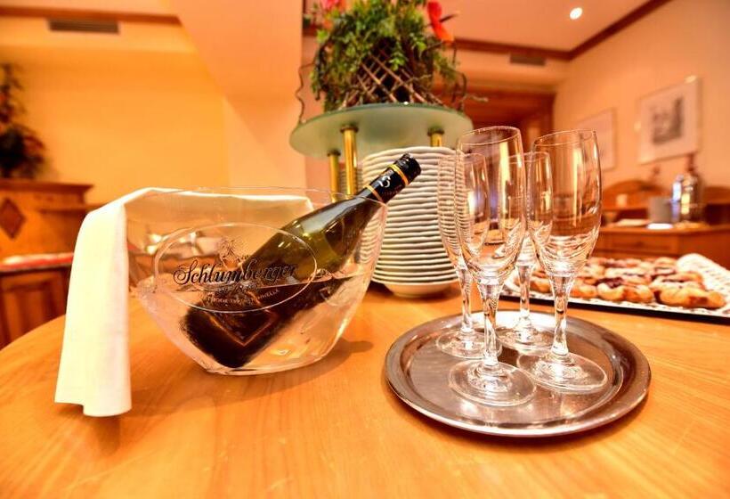 ホテル & Gasthof Richard Held