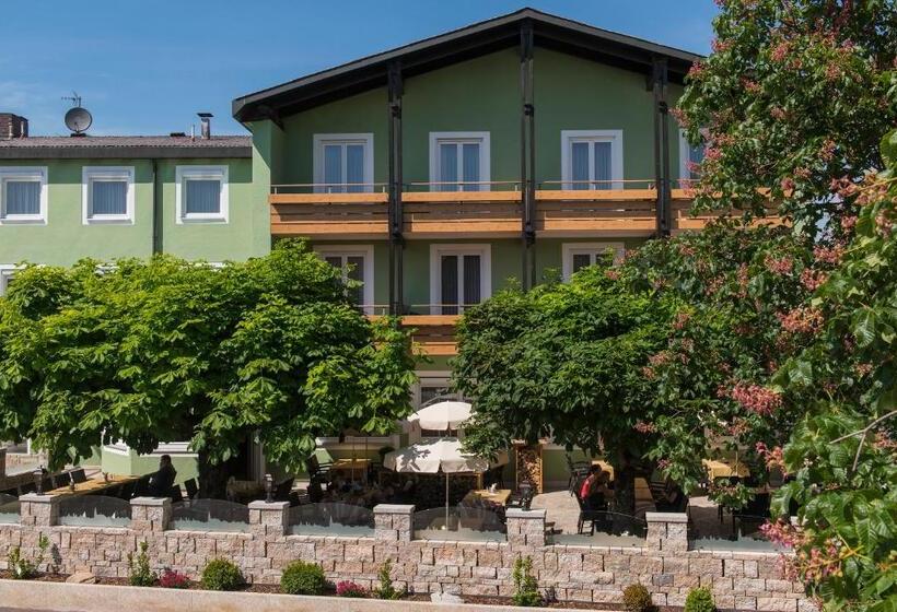 ホテル & Gasthof Richard Held