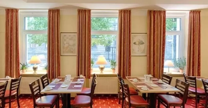 Отель Kronprinz Garni