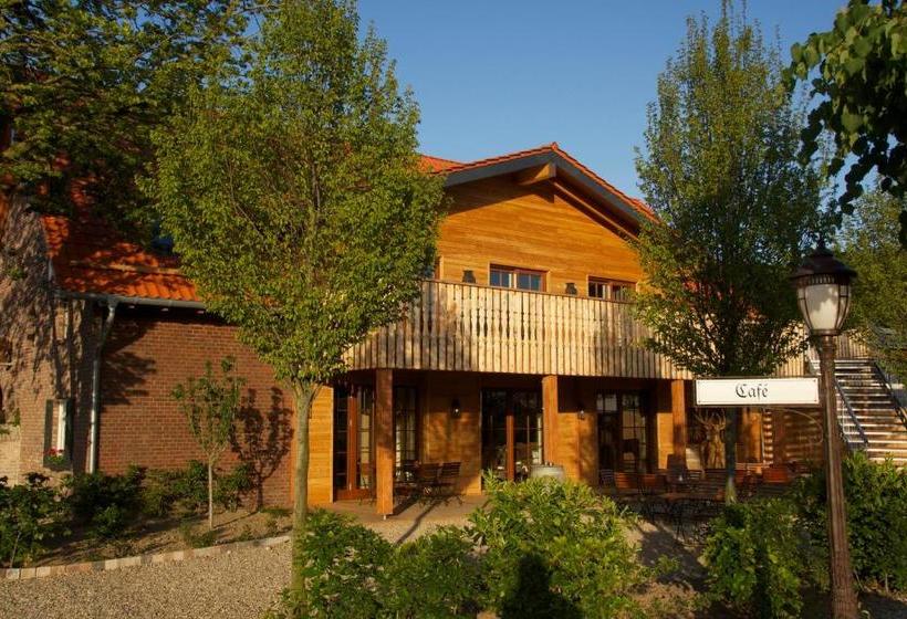 Отель Landgut Am Hochwald