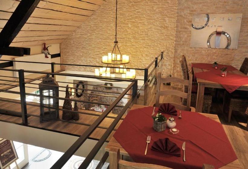 Отель Landgut Am Hochwald