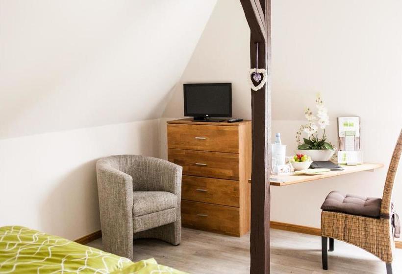 Отель Landgut Am Hochwald