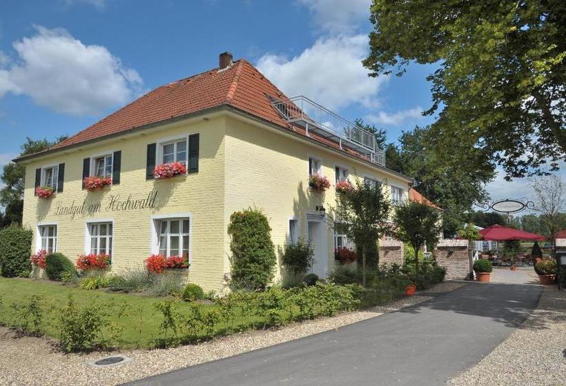 Отель Landgut Am Hochwald