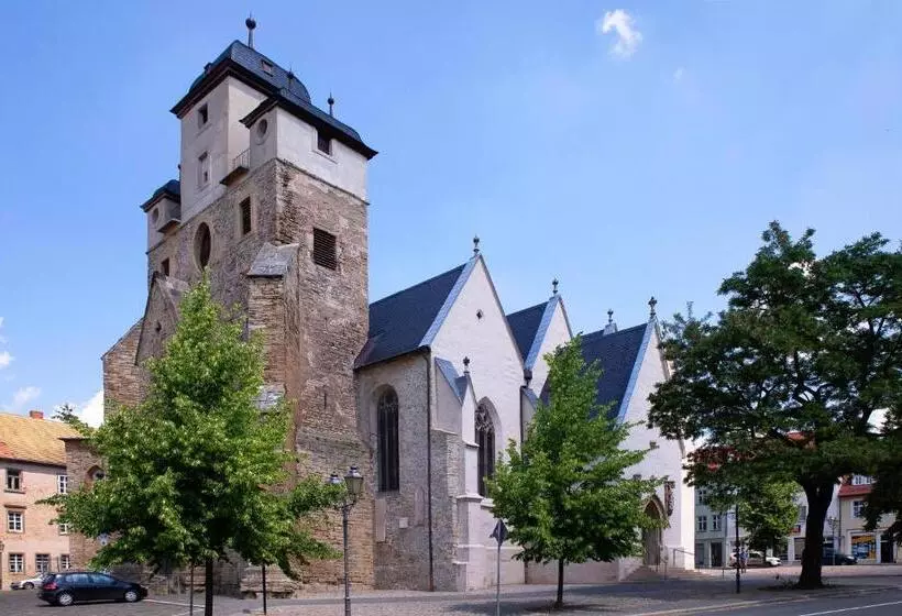 Отель Maximilian