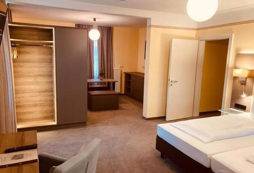 Отель Rosenheimer Hof