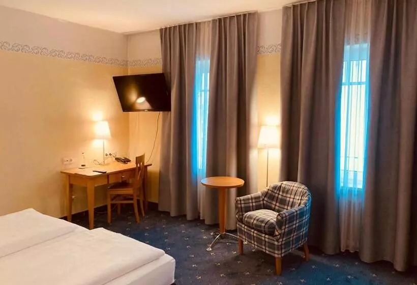 Отель Rosenheimer Hof