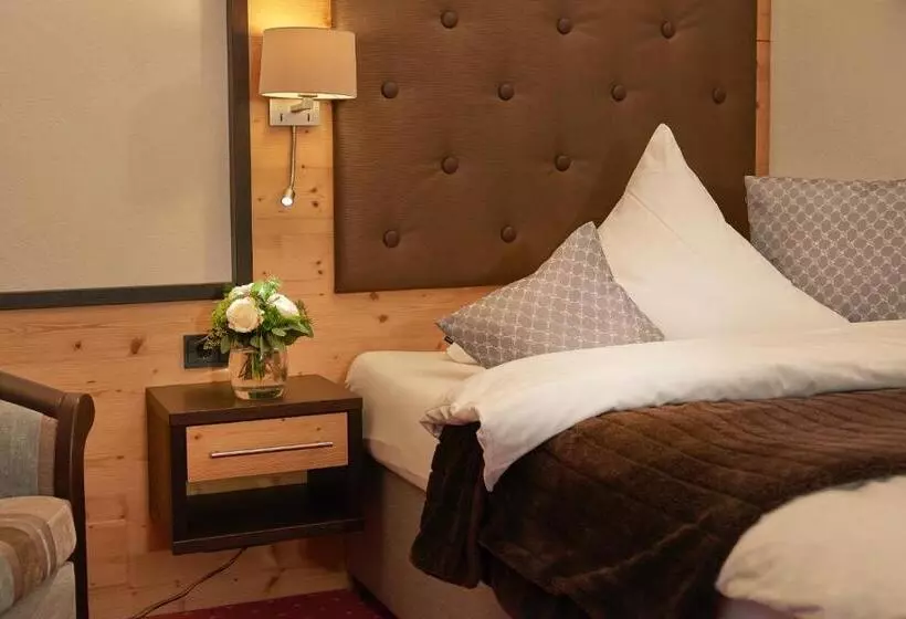 هتل Wittelsbacher Hof