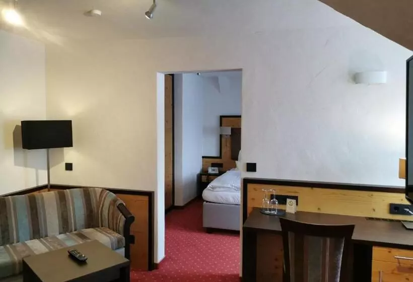 هتل Wittelsbacher Hof