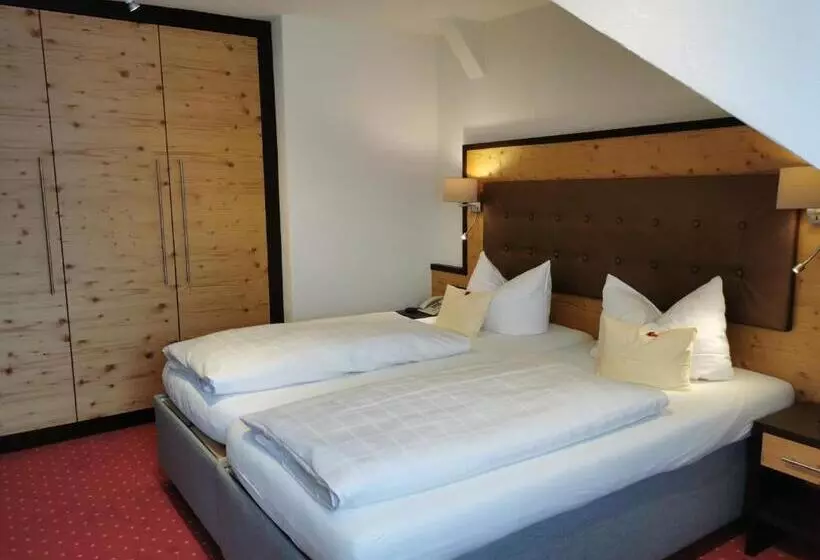 هتل Wittelsbacher Hof