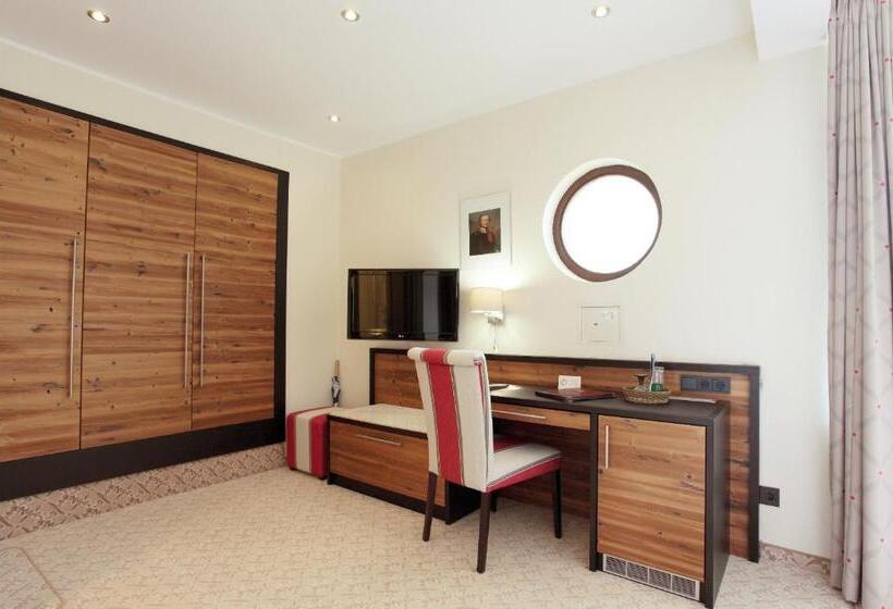 هتل Wittelsbacher Hof