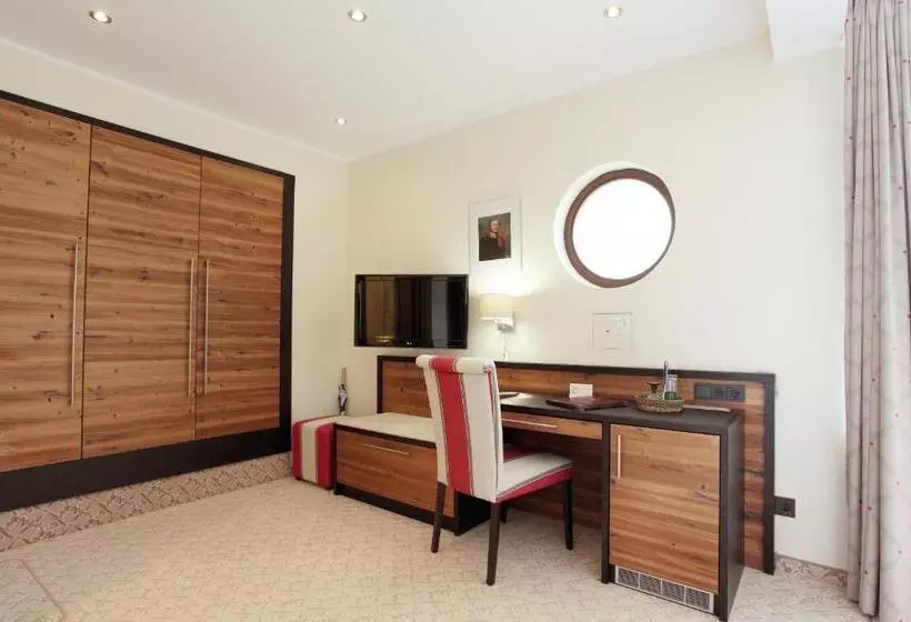 هتل Wittelsbacher Hof