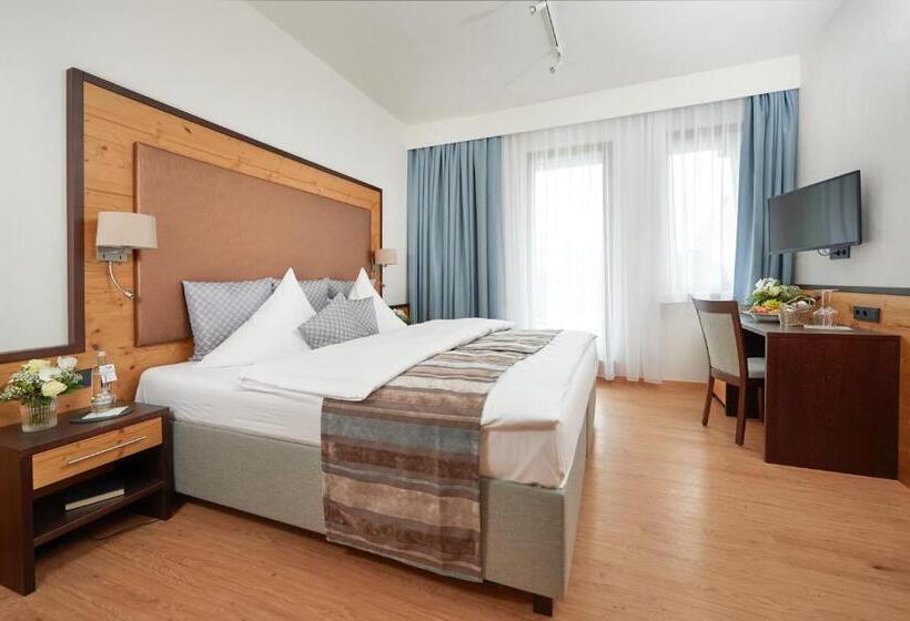 هتل Wittelsbacher Hof