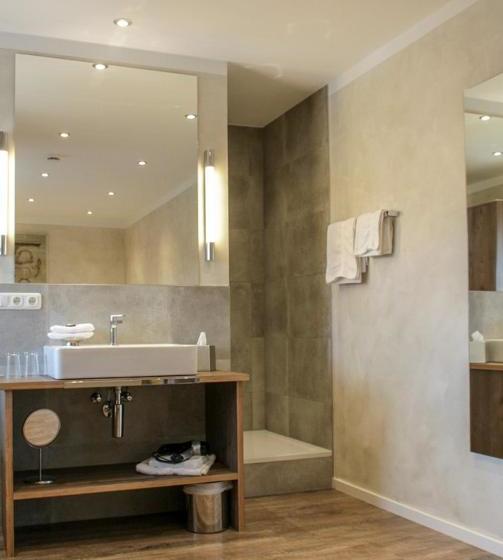 Отель Zur Sonne