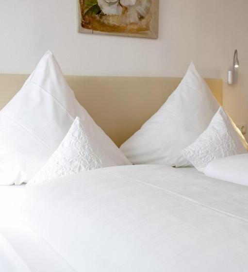 Отель Zur Sonne