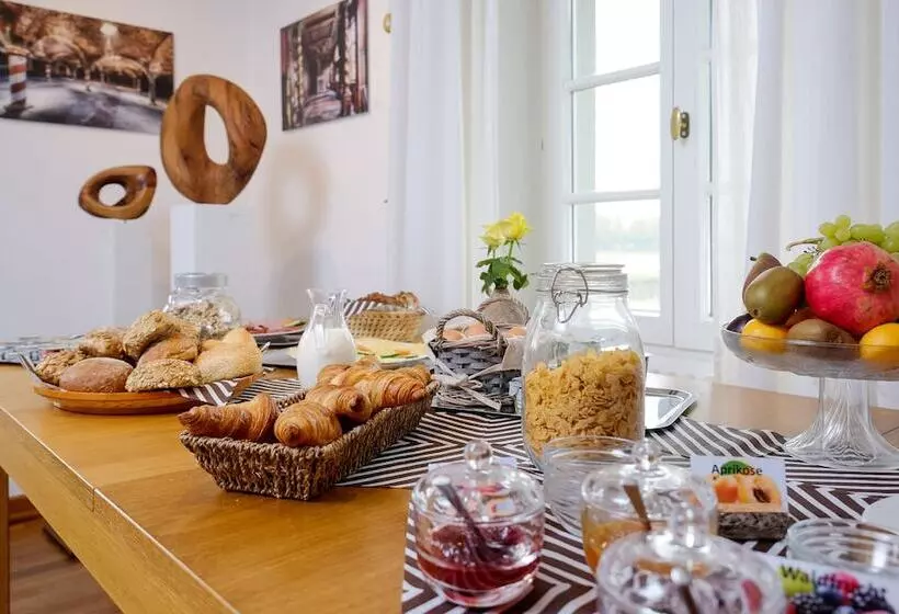 펜션 Rhein River Guesthouse   Direkt Am Rhein