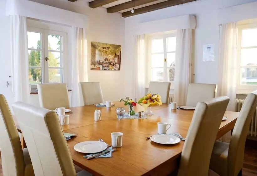 펜션 Rhein River Guesthouse   Direkt Am Rhein