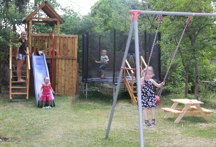 펜션 Rhein River Guesthouse   Direkt Am Rhein