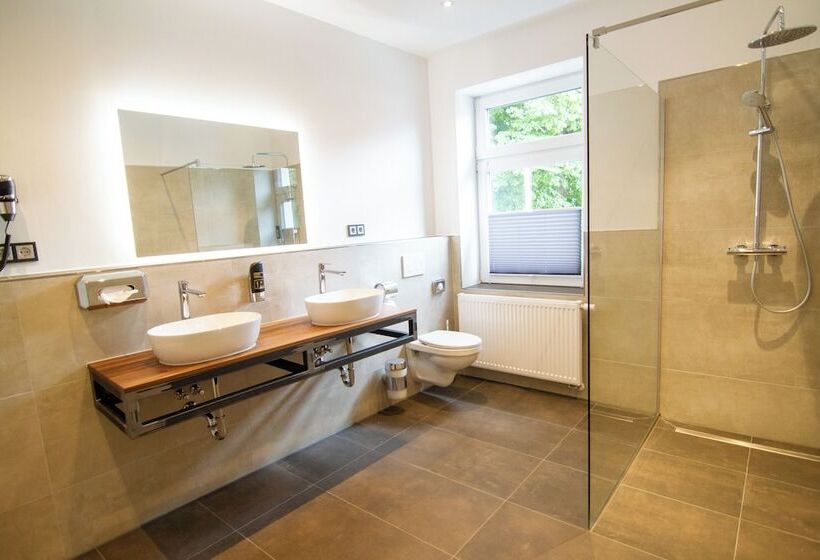 Schiefer Suite Hotel & Apartments