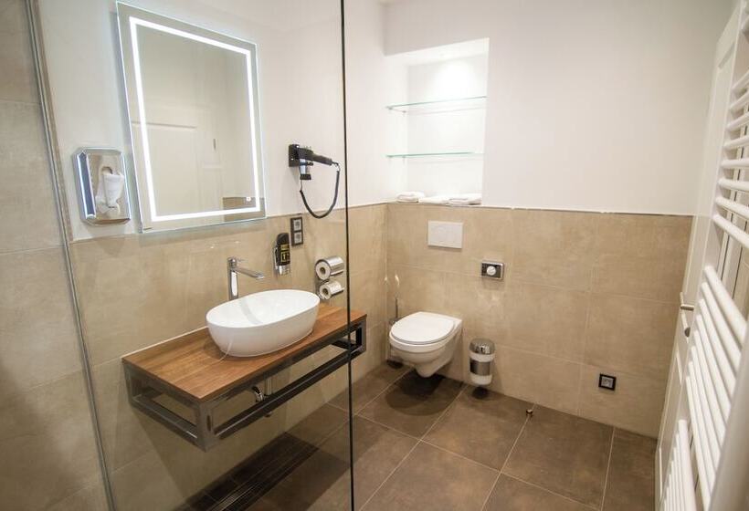 Schiefer Suite Hotel & Apartments