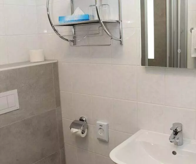 تختخواب و صبحانه Pension Der Kleine Nachbar