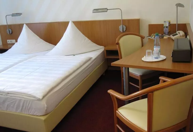 تختخواب و صبحانه Pension Der Kleine Nachbar