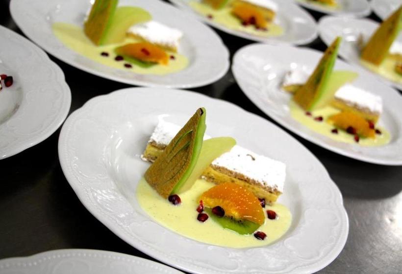 Отель Breidenbacher Hof