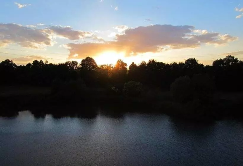 酒店 Burg Boetzelaer