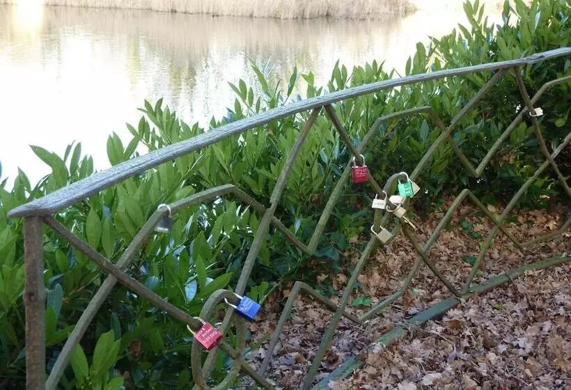 酒店 Burg Boetzelaer