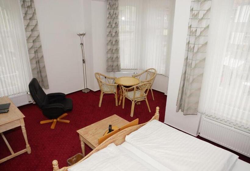 酒店 Deutsches Haus