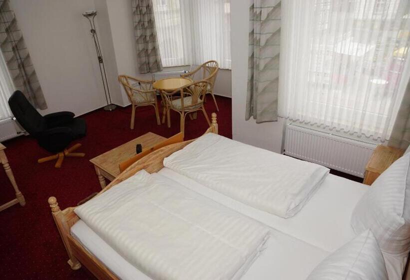 酒店 Deutsches Haus