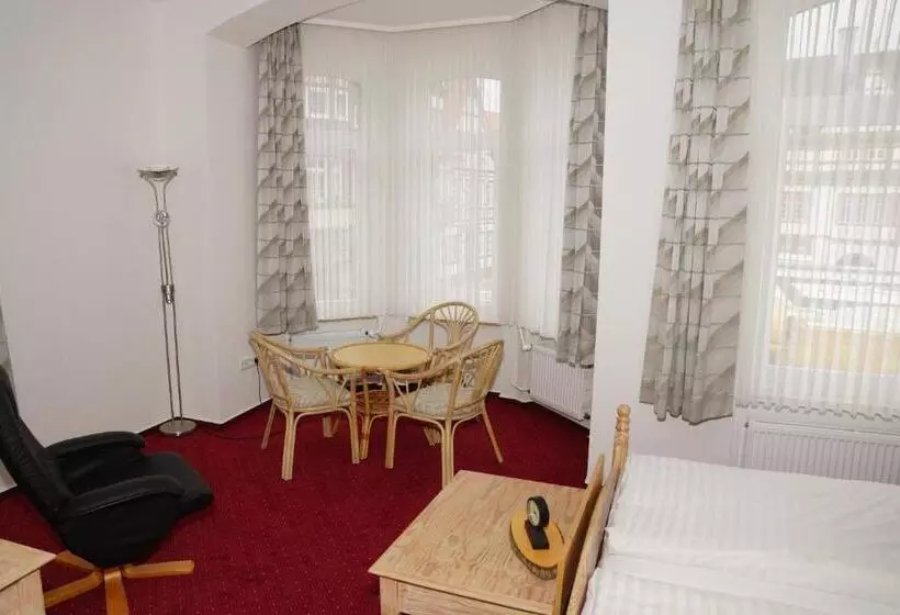 酒店 Deutsches Haus