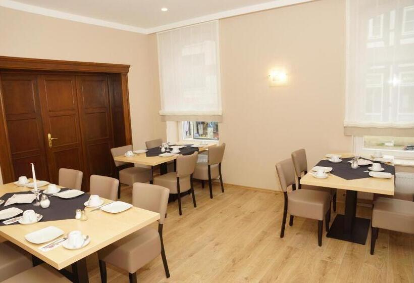 酒店 Deutsches Haus