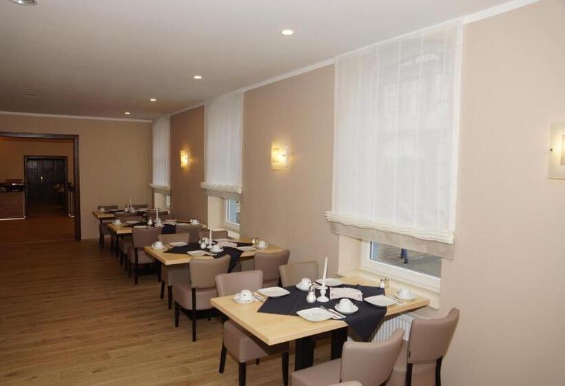 酒店 Deutsches Haus