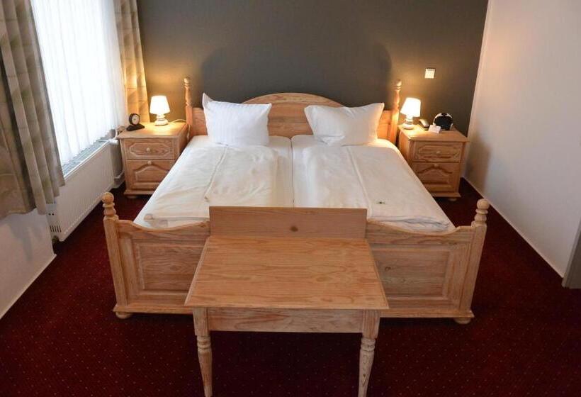 酒店 Deutsches Haus